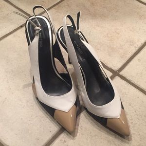 WHBM 👠 Pointed Slingback Heels